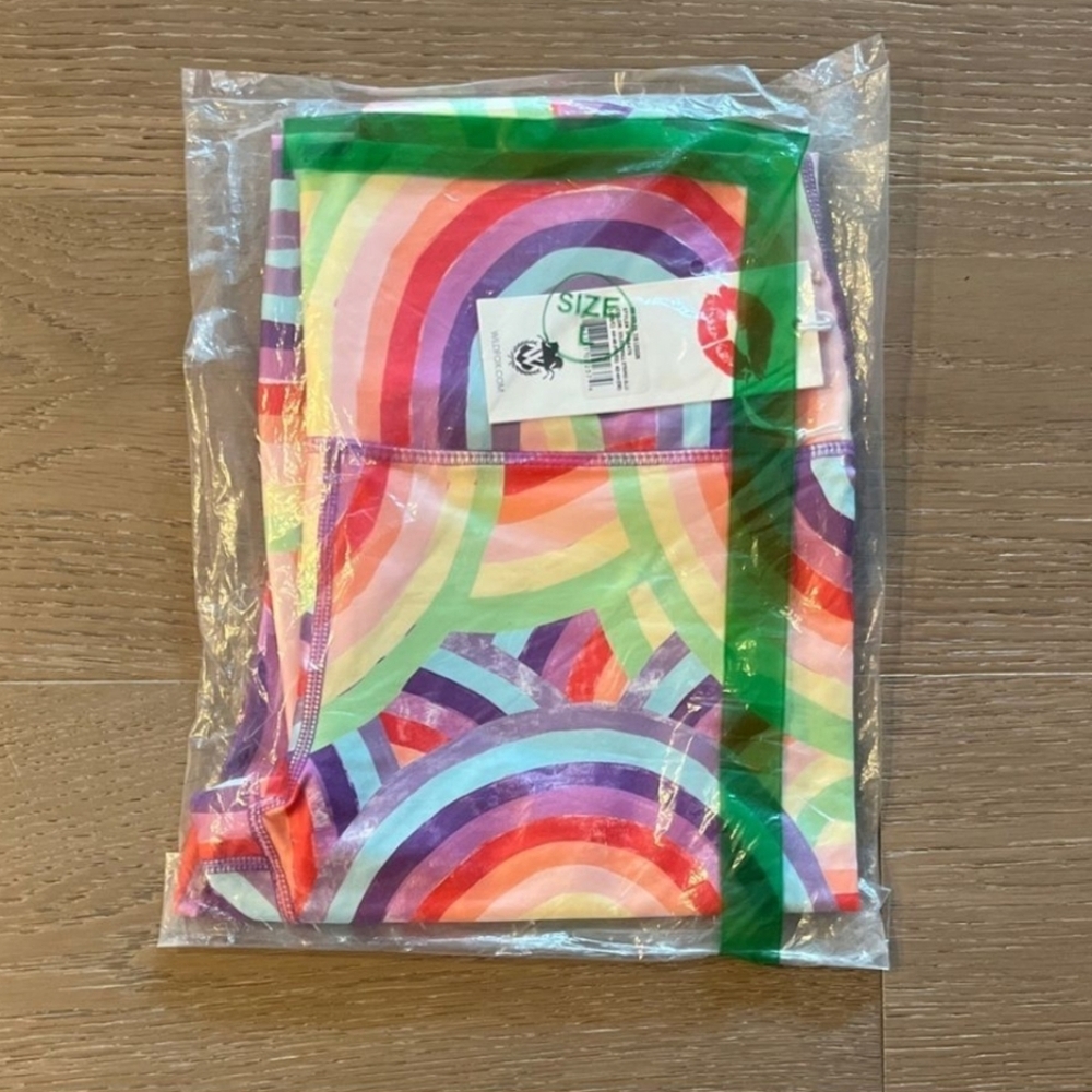 Wildfox Soleil High Waisted Rainbow 7/8 Leggings Sz L NWT MSRP $88 - Picture 4 of 8